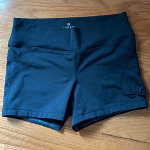 Athleta Salutation Stash Pocket II 5" Short